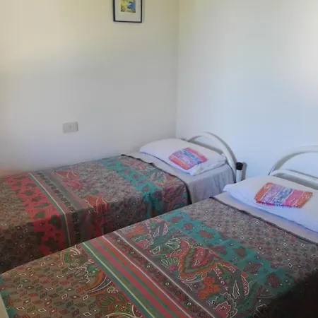 Nyaraló Casa Pepe, Confortevole Con Giardino A 2 Min Dal Mare *