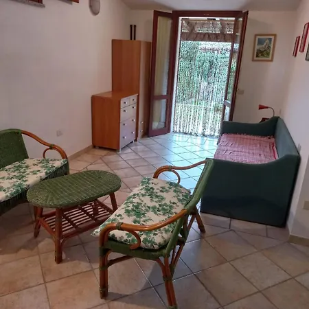 Casa Pepe, Confortevole Con Giardino A 2 Min Dal Mare * Villasimius