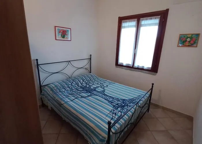 Casa Pepe, Confortevole Con Giardino A 2 Min Dal Mare Villasimius