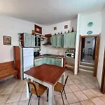 Casa Pepe, Confortevole Con Giardino A 2 Min Dal Mare Holiday home *