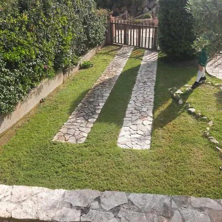 Hébergement de vacances Casa Pepe, Confortevole Con Giardino A 2 Min Dal Mare Villasimius