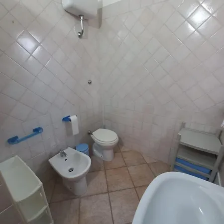 Casa Pepe, Confortevole Con Giardino A 2 Min Dal Mare Vakantiehuis *
