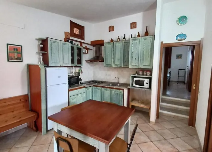 Casa Pepe, Confortevole Con Giardino A 2 Min Dal Mare Hébergement de vacances *