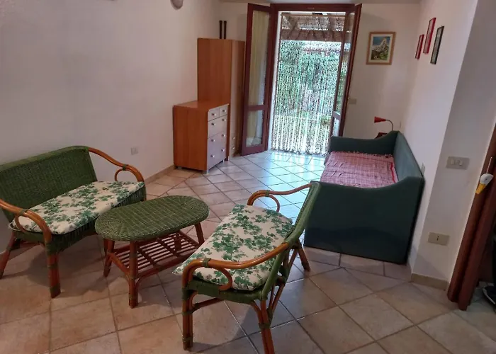 Casa Pepe, Confortevole Con Giardino A 2 Min Dal Mare * Villasimius